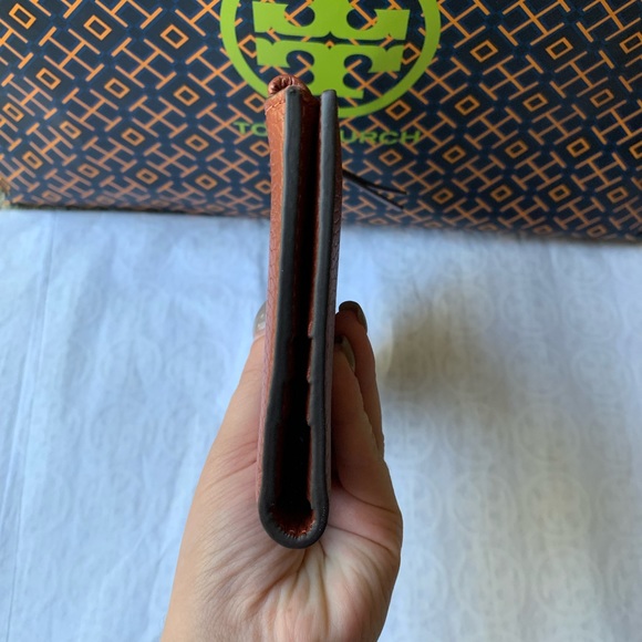 Tory Burch Britten Slim Envelope Wallet Clutch - Picture 3 of 9